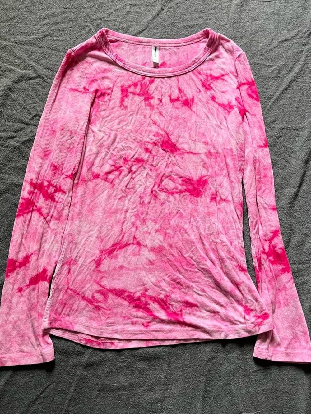 HWOKEFEIYU Amazon pink tie-dye long sleeve ribbed top